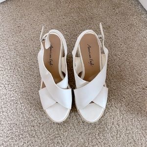 White Wedges
